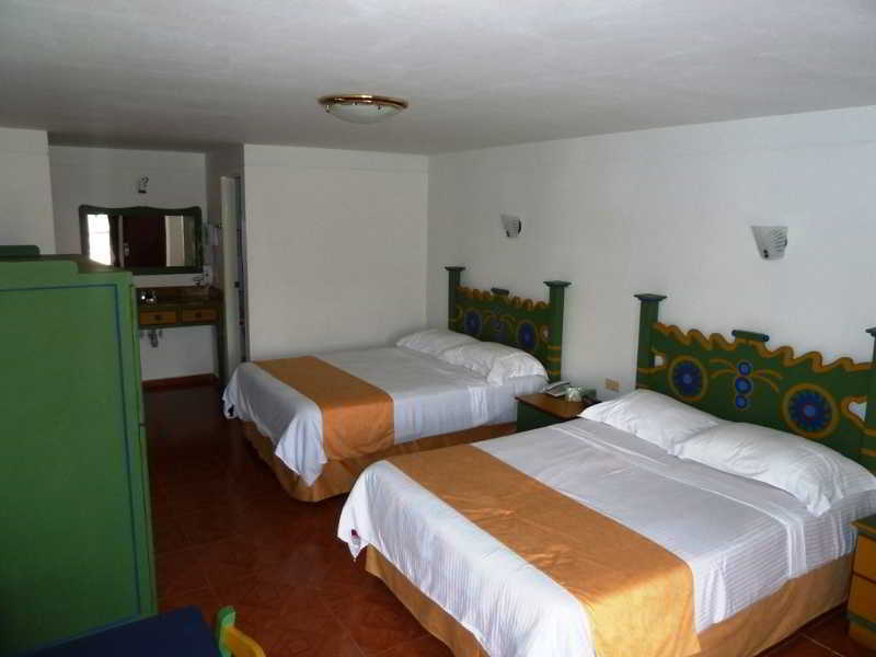 Hotel Los Recuerdos Гуатапе Экстерьер фото
